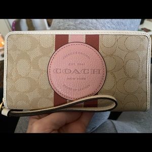 Coach Dempsey Large Phone Wallet NWT